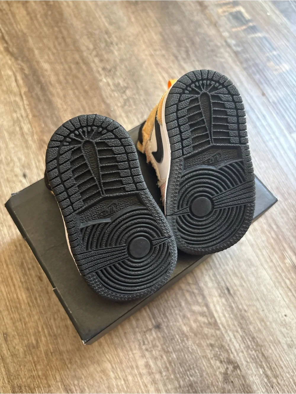 Jordan one’s baby Black & Yellow-Orange